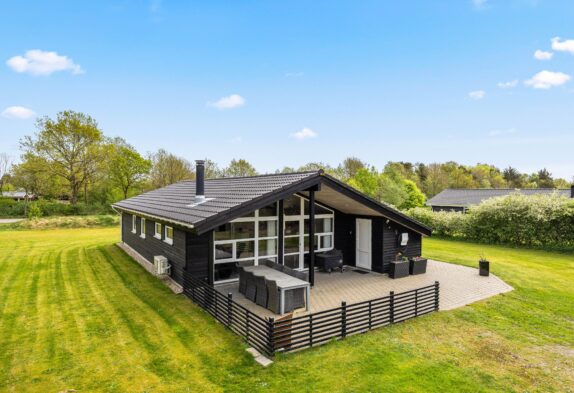 Skønt feriehus i Jegum Ferieland med spa og sauna