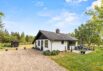 Skønt, lille sommerhus på stor naturgrund med legeplads i Houstrup (billede 1)