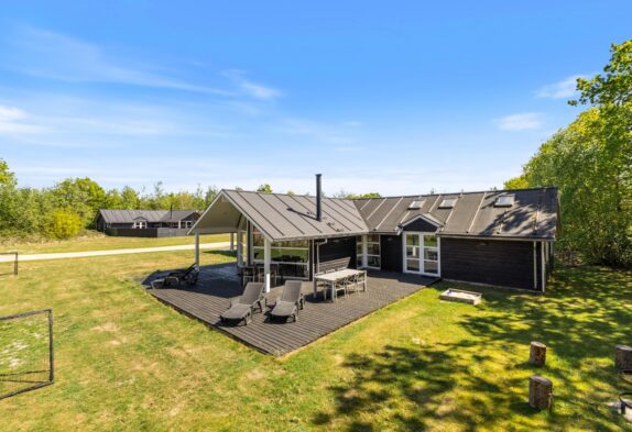 Hyggeligt sommerhus til 12 personer med spa og sauna