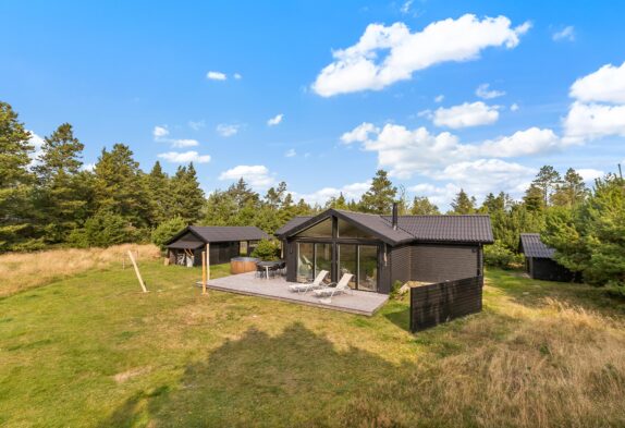 Ferienhaus mit Badetonne und Carport