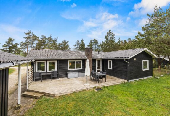 Sommerhus i Houstrup på 1380m2 stor indhegnet grund