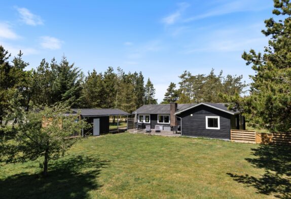 Sommerhus i Houstrup på 1380m2 stor indhegnet grund