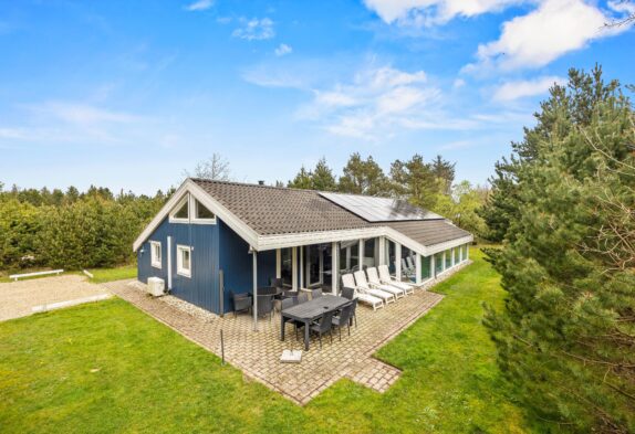 Charmerende sommerhus med pool, spa og sauna – 2 hunde