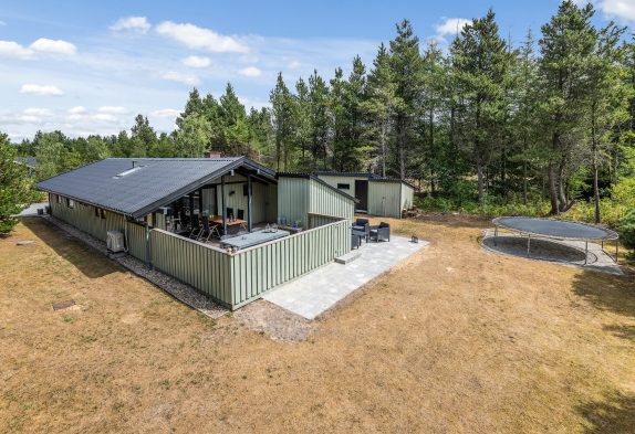 Hyggeligt og hundevenligt hus med sauna og lukket terrasse