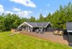 Helles und gemütliches Holzhaus mit offener Terrasse (Bild  1)