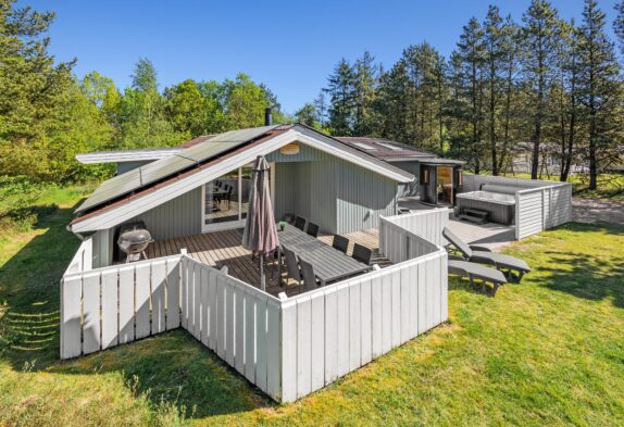 Poolhaus für 8 Personen mit Whirlpool und Sauna, 3 Hunde erlaubt