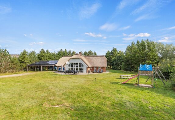 Klassisches Poolhaus mit Sauna, Whirlpool und Platz für 10!