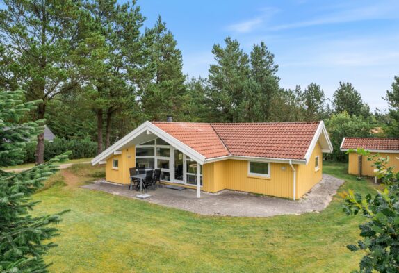 Skønt feriehus med brændeovn i det idylliske Houstrup