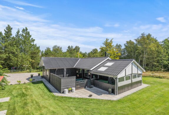 Schönes Ferienhaus in guter Lage mit überdachter Terrasse