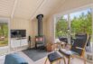 Skønt sommerhus med sandkasse og gynger (billede 5)