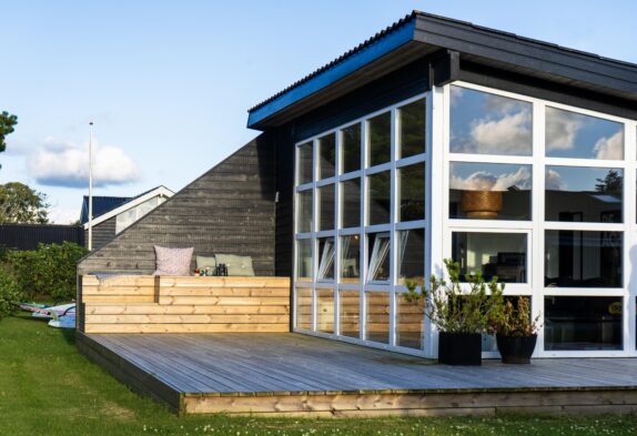 Stilvolles Ferienhaus mit Fjordblick und Kamin in Bork Havn