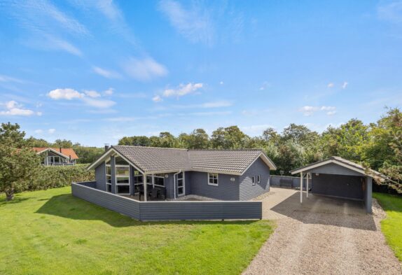 Schönes Ferienhaus mit Sauna und Whirlpool