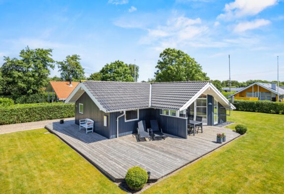 Hyggeligt sommerhus tæt på havet