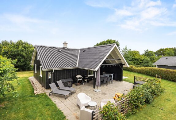 Familiehygge ved Havnen – lyst og charmerende sommerhus