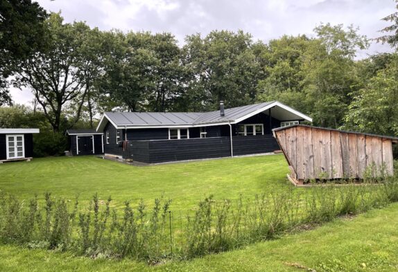 4-Sterne-Ferienhaus für 6 Personen mit Whirlpool, Infrarot-Sauna und Shelter