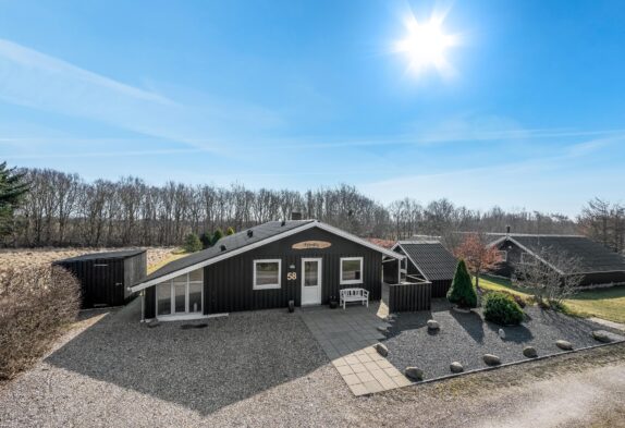 Einladendes Ferienhaus mit Sauna und Whirlpool – 2 Hunde
