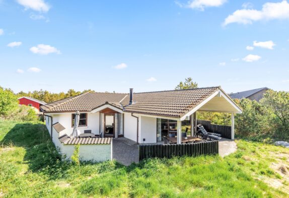 6-personers sommerhus med spabad og sauna i Henne Strand