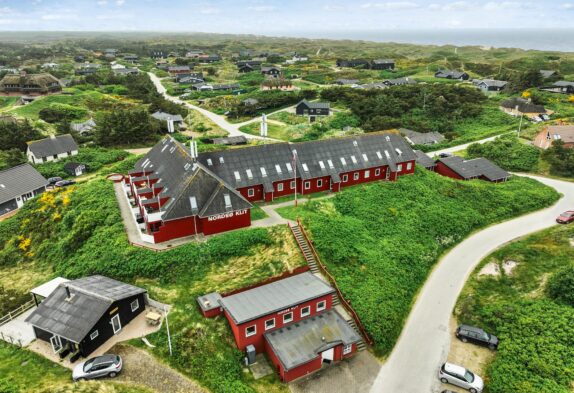 Ferielejlighed midt i Henne nær Vesterhavet