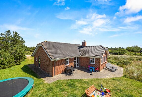 Gemütliches Familiensommerhaus in Henne Strand