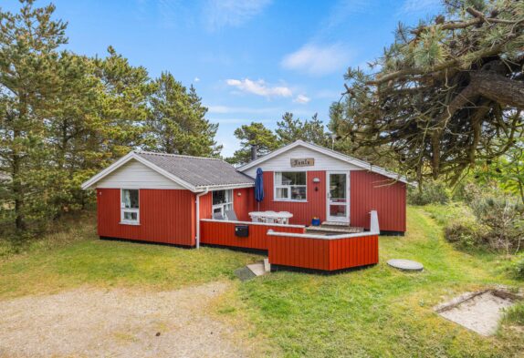 Charmantes Ferienhaus mit Sauna und Brennofen in Henne Strand