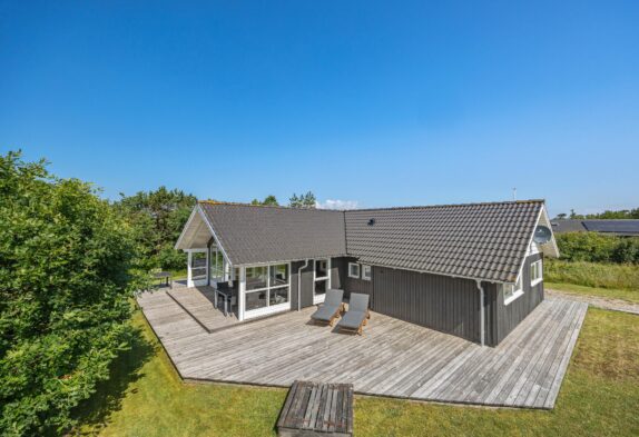 Indbydende sommerhus til 8 personer i Henne Strand