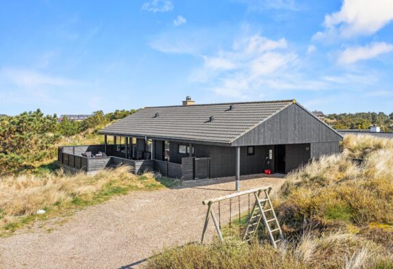 Skønt feriehus i Henne Strand – til 6 personer – Med sauna