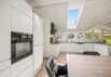 Moderne sommerhus med udespa og -bruser i Henne (billede 3)