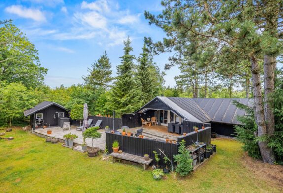 Gemütliches Sommerhaus in der Natur der Henneby