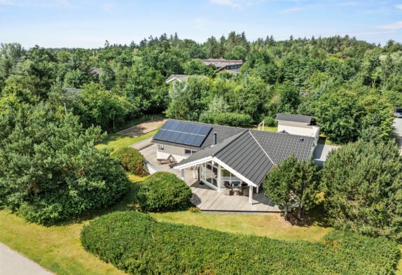 8-Personen-Ferienhaus direkt am Golfplatz von Henne Strand