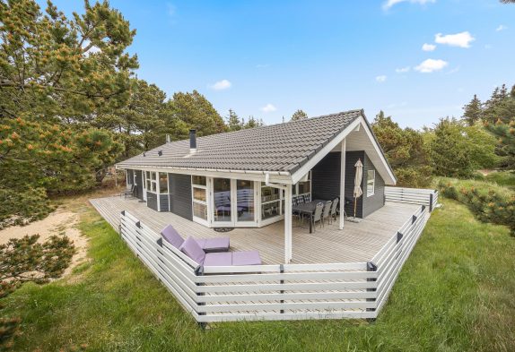 Gemütliches, helles Ferienhaus mit Sauna und Whirlpool – 6 Personen