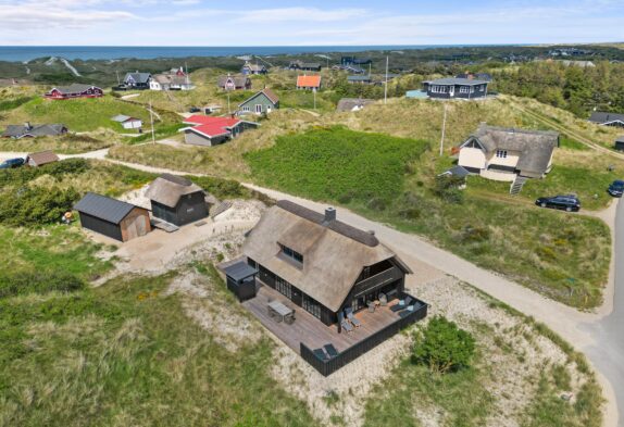 Femstjernet feriehus kun 150 meter fra stranden