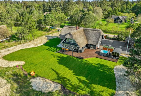 Luxuriöses Pool-Ferienhaus in bester Lage von Vejers