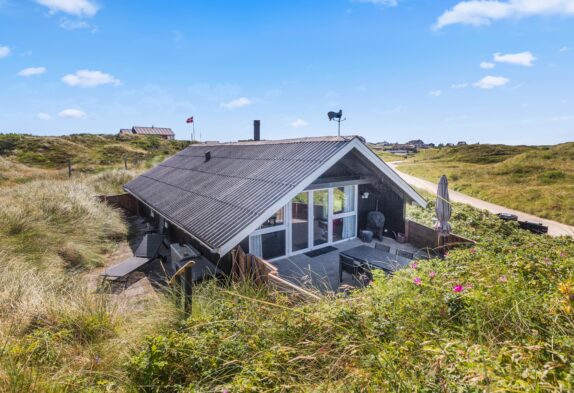 Uriges Holzhaus mit Kamin nur 150 Meter vom Meer entfernt