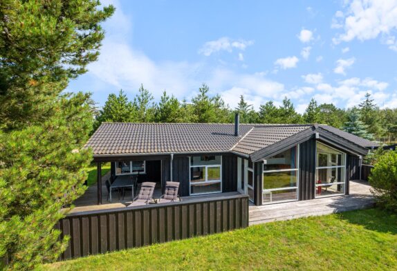 Schönes Ferienhaus mit Aktivitätsraum, Sauna und Whirlpool