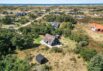 Lyst og venligt sommerhus med dejlig strandnær beliggenhed (billede 1)