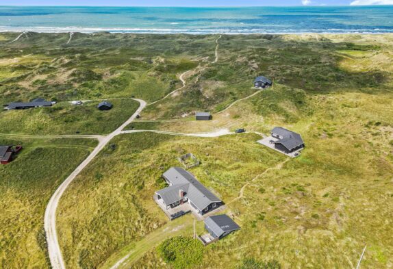 Wunderschönes Ferienhaus direkt hinter den Dünen in Grærup