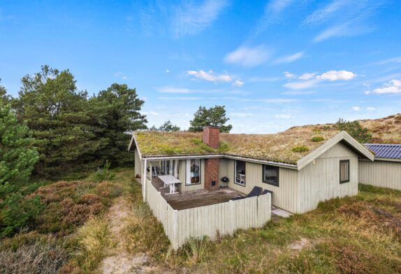 Feriehus i naturskønne omgivelser nær Vesterhavet og fiskesø