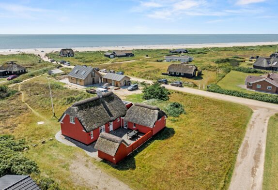 Reetgedecktes Ferienhaus in strandnaher Lage