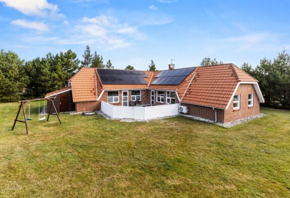Stort feriehus til 10 personer med spa, swimmingpool og sauna
