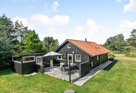 Gemütliches Ferienhaus mit Kamin im Grünen von Blåvand