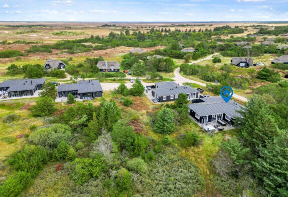 Modernes Ferienhaus mit Swimmingpool in Blåvand