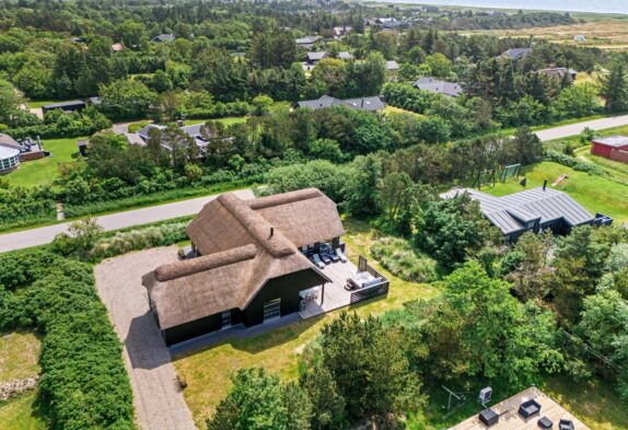 Fantastisk sommerhus med swimmingpool, udespa og sauna