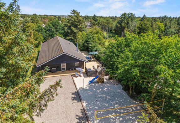 10-personers sommerhus med spa, sauna og PlayStation