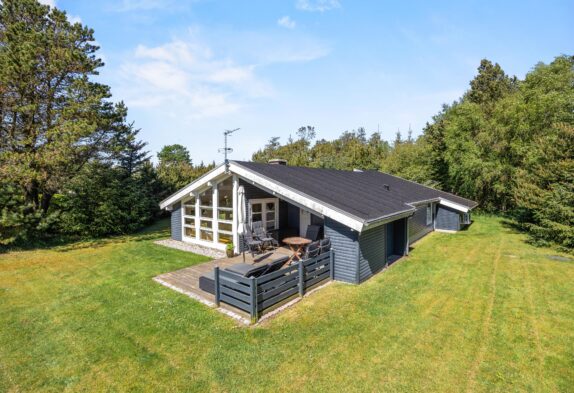 Gemütliches Sommerhaus mit Kamin für 6 Personen in Blåvand