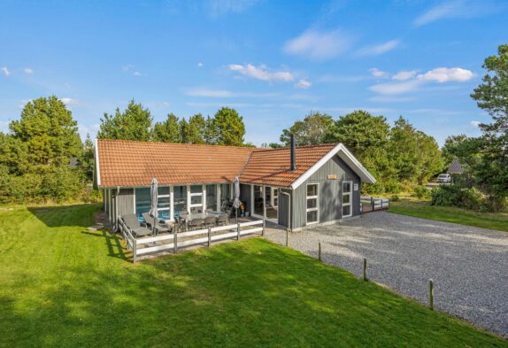 Poolhaus in Blåvand für 8 Personen und 2 Hunde