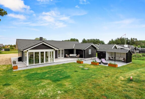 Helles Ferienhaus für 10 Personen mit Spa und Sauna
