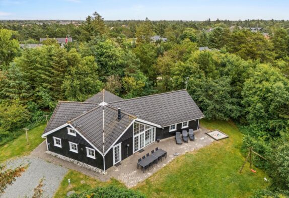 Ferienhaus in Blåvand mit Pool, Sauna und Platz für die ganze Familie