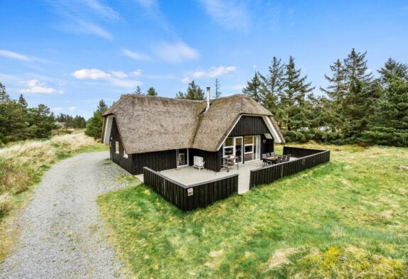 Dejligt sommerhus med brændeovn, spa og sauna