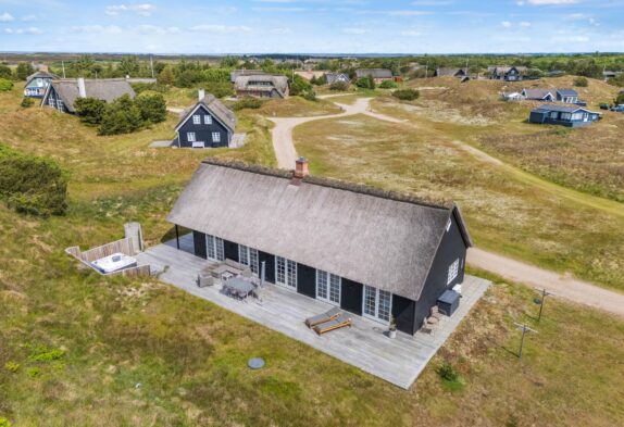 Moderne og lækkert feriehus nær strand og indkøb