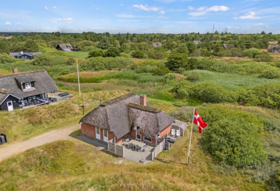 Tolles Reetdachhaus mit Kamin in Rindby auf Fanø
